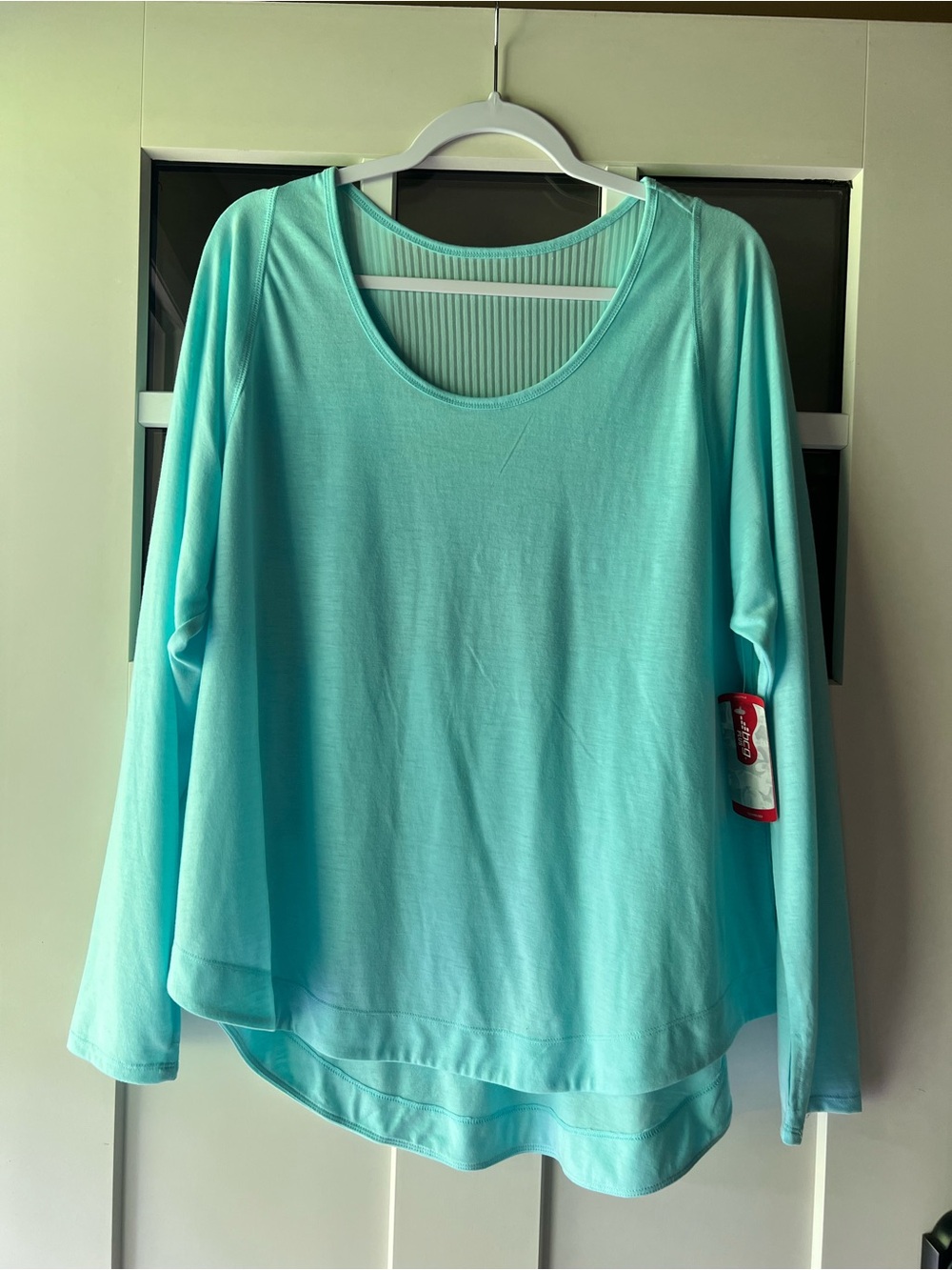 Women's Lightweight Long-Sleeve Scoop Neck Top - Aqua. Running/exercising